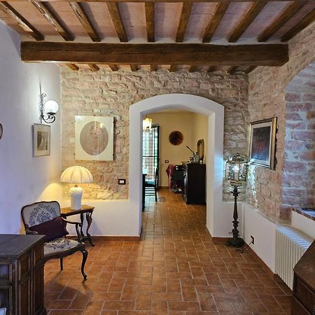 La Rosa Dei Venti - Country House Fossato di Vico Екстериор снимка